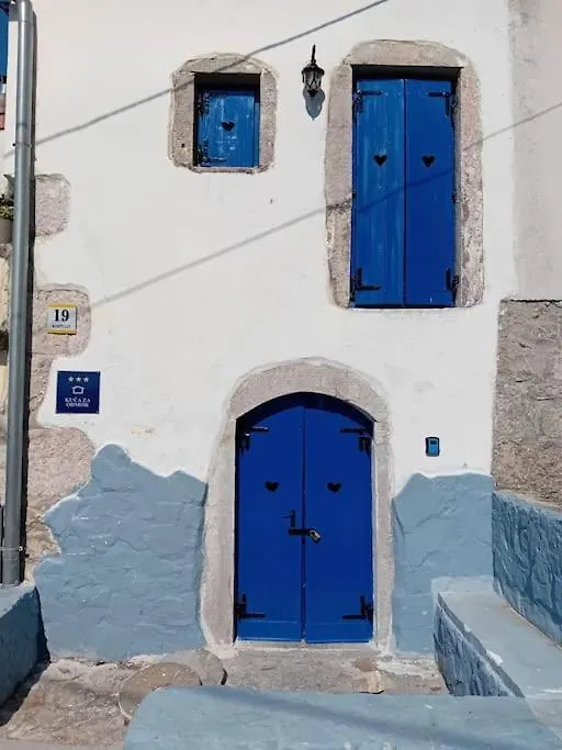 Nyaraló House With Lovely Terrace 10 Min Drive From The Sea Vrbnik