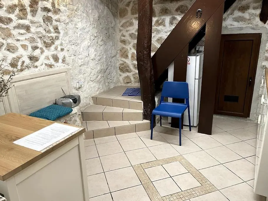House With Lovely Terrace 10 Min Drive From The Sea Vrbnik Nyaraló