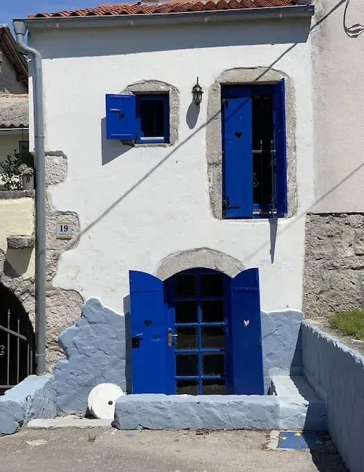 House With Lovely Terrace 10 Min Drive From The Sea Vrbnik